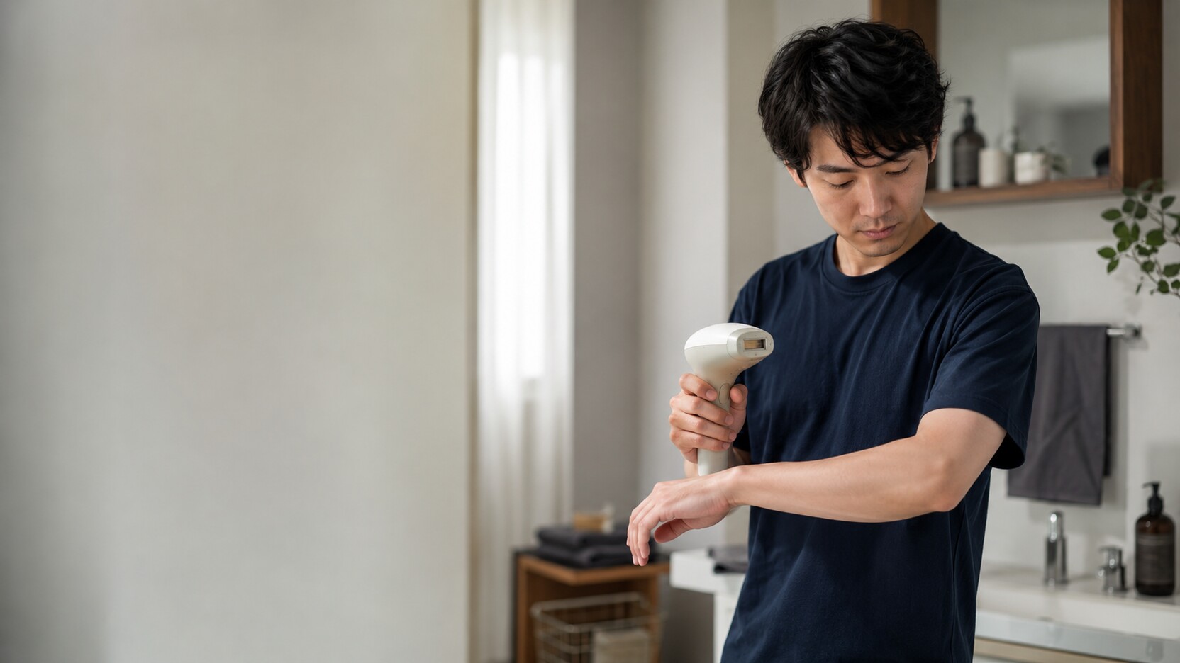 家庭用光美容器を比較する男性向けメディアのイメージ